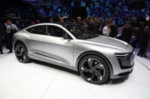 Подробнее о статье На автосалоне в Лос-Анджелесе представлен Audi e-tron GT. Этот купеобразный седан делит платфому с Porsche Taycan